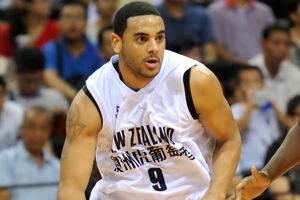 Vebster pojačao Mega Leks