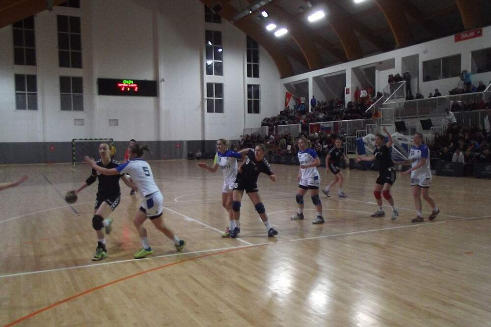 Kadetkinje Crne Gore, Foto: Obrad Pješivac