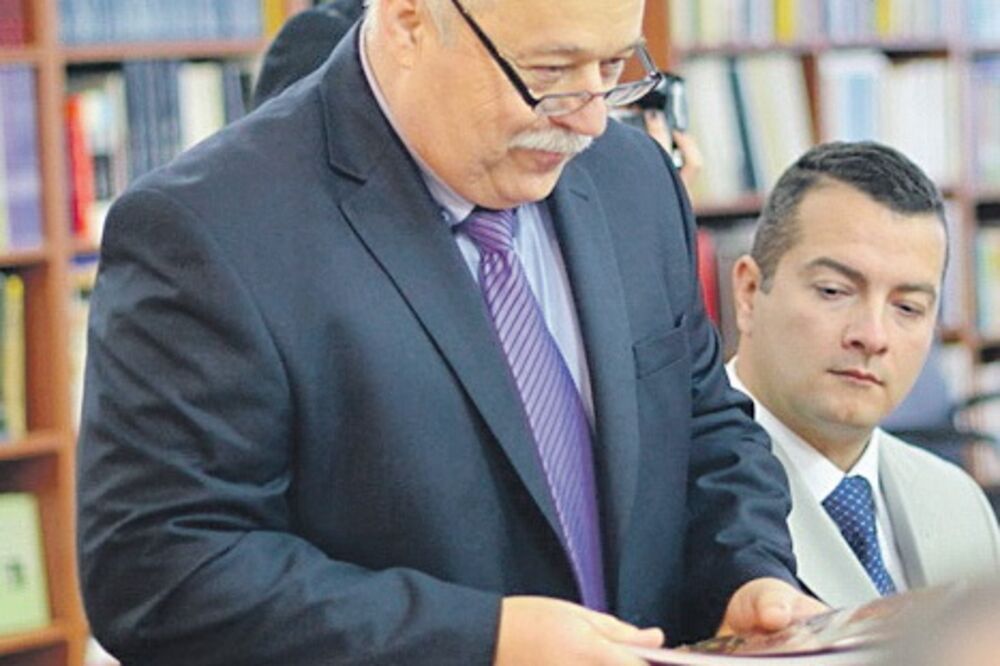 Zvonimir Deković (Novina)