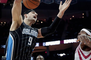 Dabl-dabl Vučevića u porazu Orlanda od Hjustona