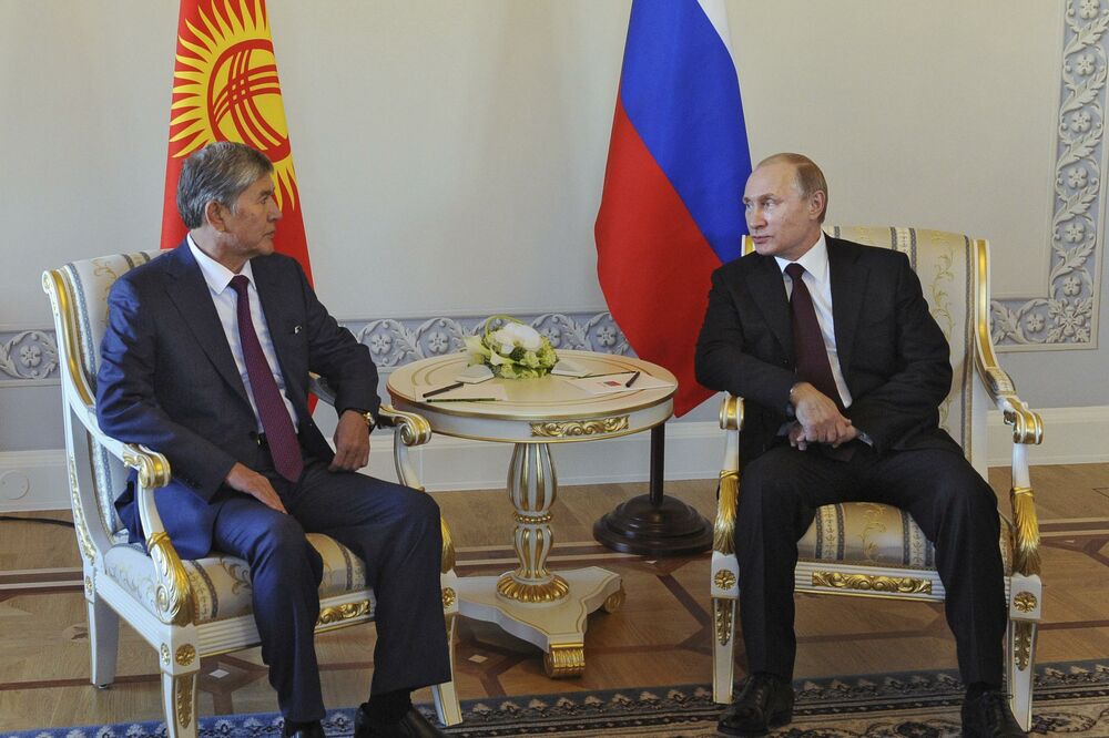 Almazbek Atambajev, Vadimir Putin, Foto: Reuters