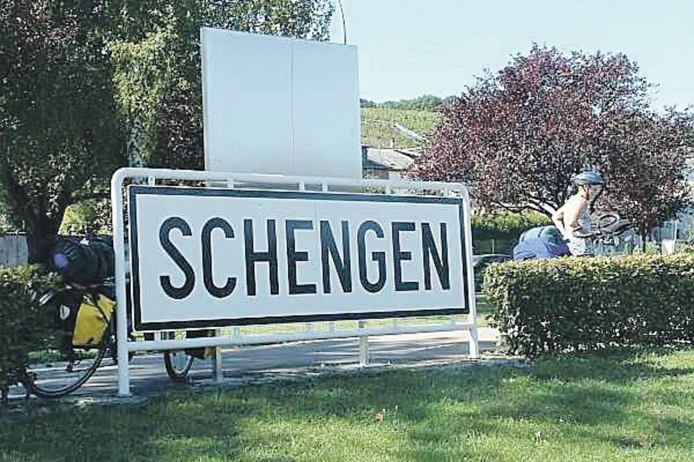 Šta će nam život bez  Šengena, majko...?