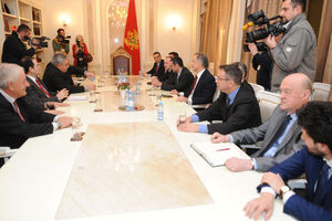 Vakat je za istoriju