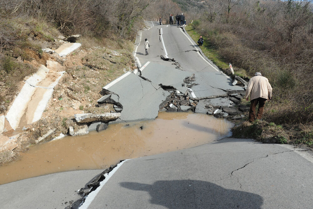 odron, Markovići, klizište, Foto: Savo Prelević