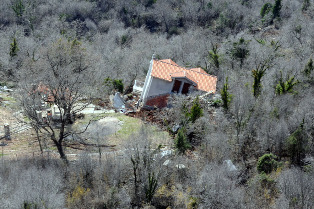 odron, Markovići, klizište, Foto: Savo Prelević