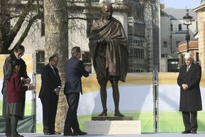 Mahatma Gandi dobio spomenik u Londonu