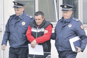 Osumnjičenom za ubistvo supruge u Baru određen pritvor