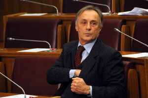 Lekić: Preispitaću politički status u Frontu