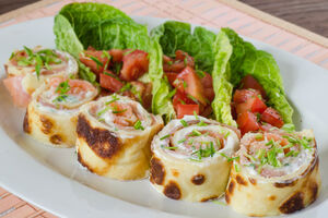 Slani rolat od palačinki