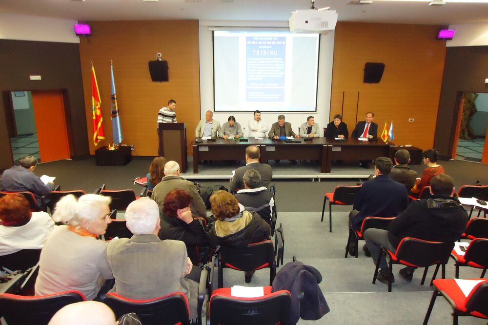 tribina, Tivat, Foto: SIniša Luković