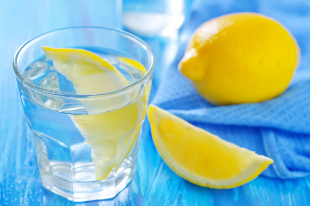 limun, voda, Foto: Shutterstock