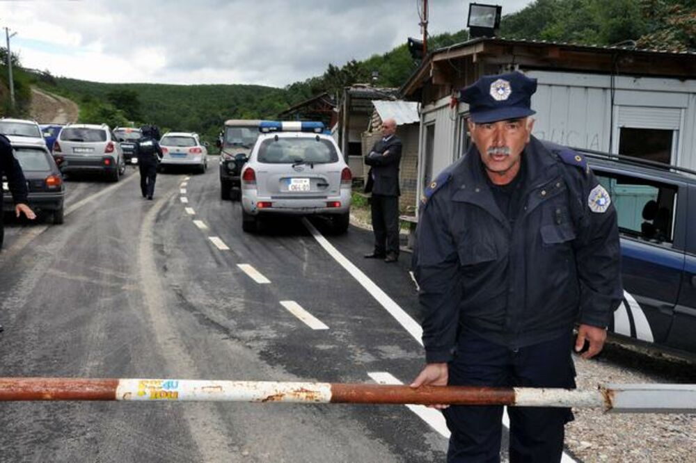 Prizren, policija, Foto: Betaphoto