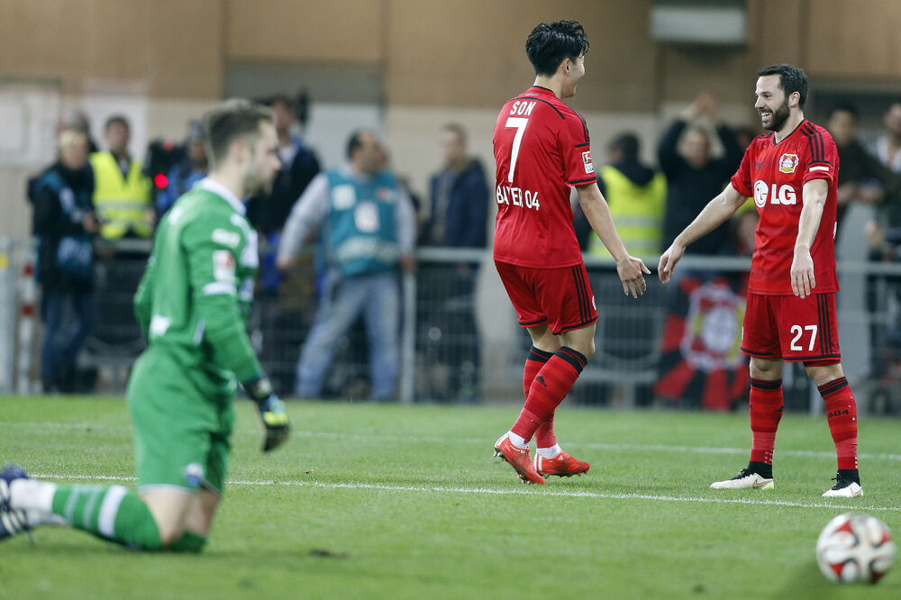 Heung-Min Son i Gonsalo Kastro, Foto: Beta/AP