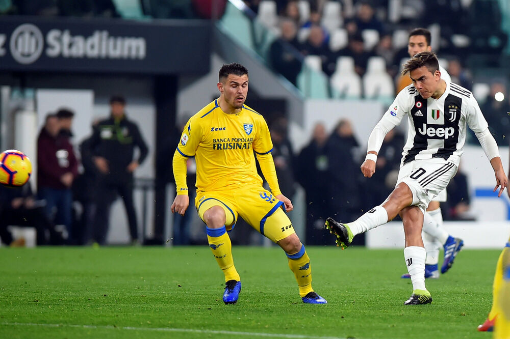 Paulo Dibala postiže gol protiv Frozinonea, Foto: Reuters
