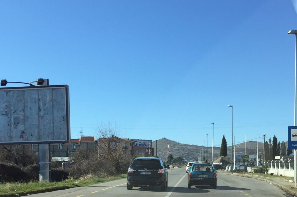 preticanje, službeno vozilo, Foto: Čitalac reporter