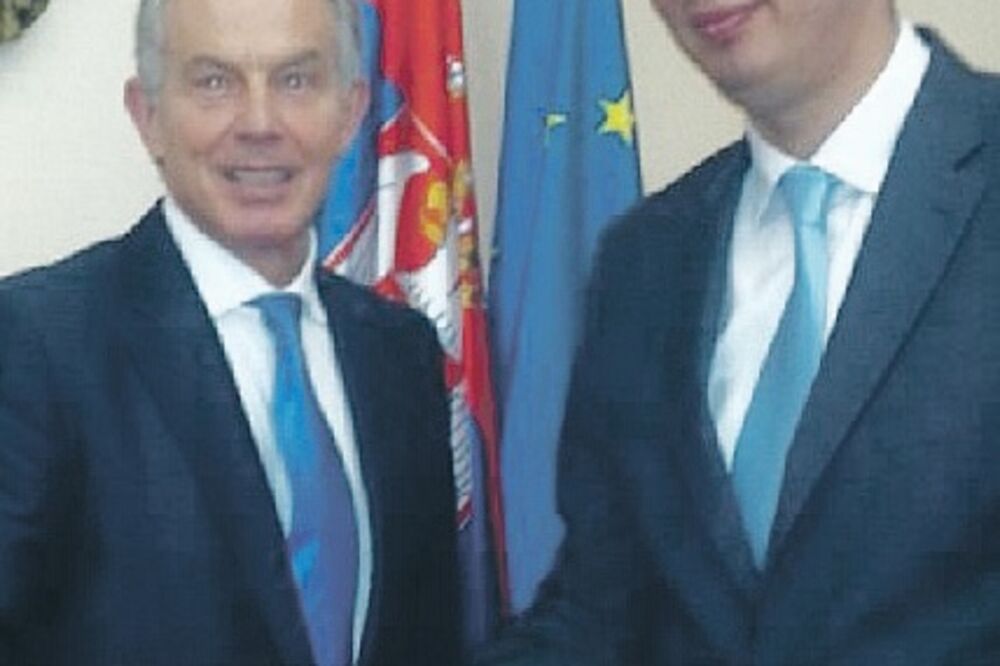 Aleksandar Vučić, Toni Bler (Novina)