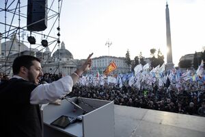 Salvini: Premijer Renci je budalasta sluga Brisela