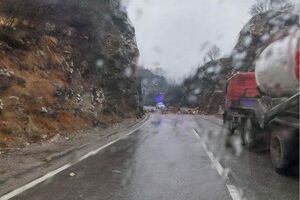 Odron na ulazu u Cetinje