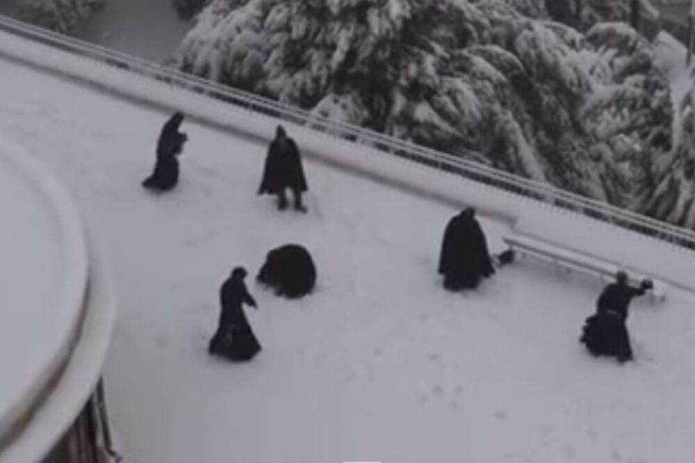 franjevci, grudvanje, Foto: Screenshot (YouTube)