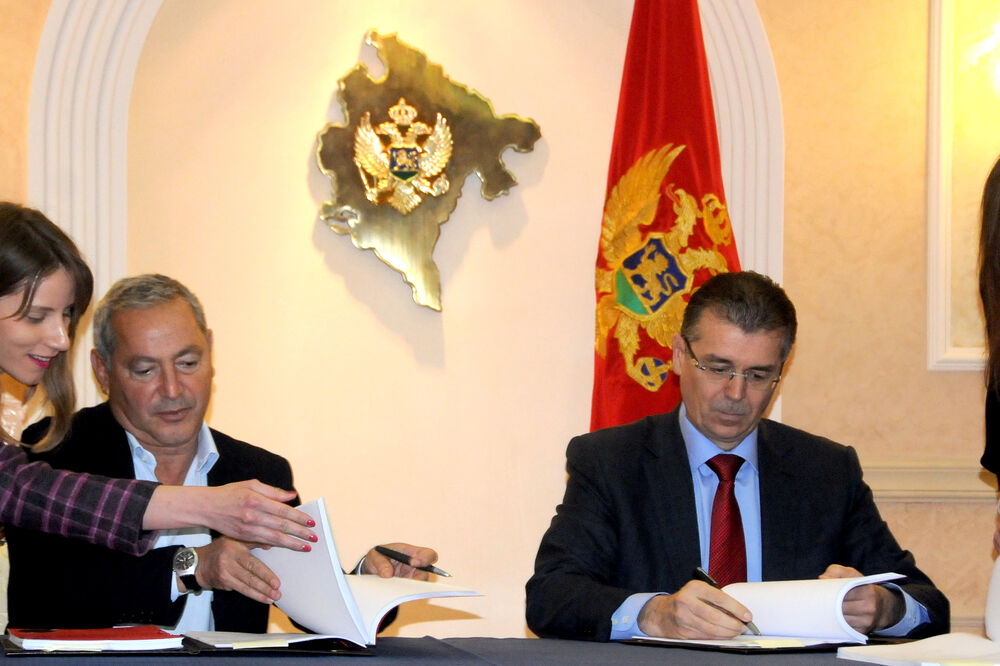 Mamula potpisivanje, Foto: Boris Pejović