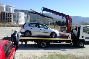 Nema pošteđenih: Pauk služba odnijela automobil Komunalne policije