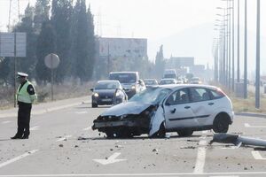 „Fordom” otkinuo stub ulične rasvjete