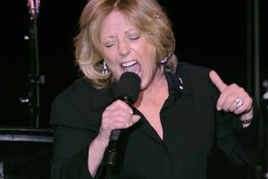 Umrla Lesli Gor