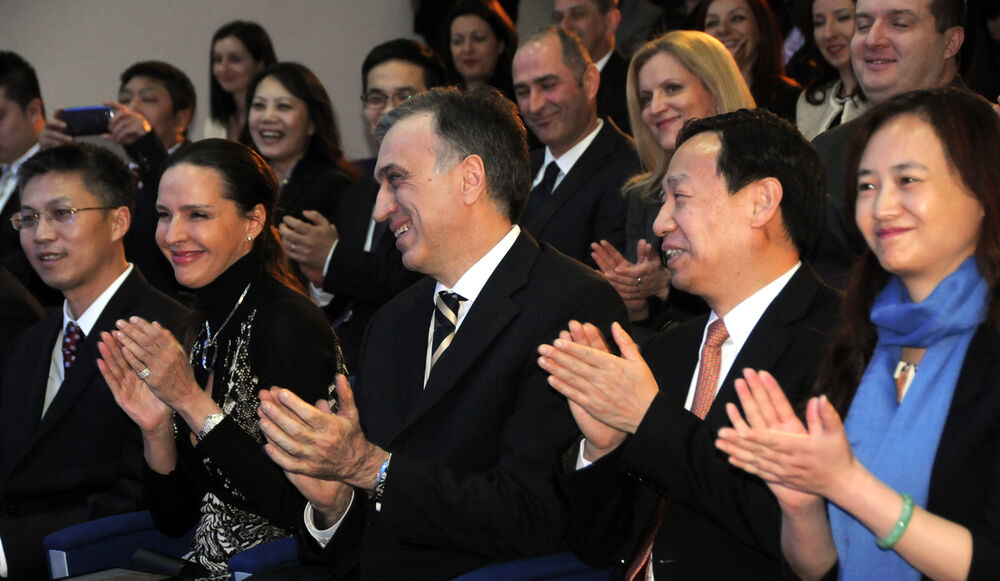 Institut Konfucije, Filip Vujanović, Radmila Vojvodić