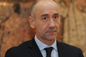 Pake: Rezultati u predmetima se ne mogu očekivati preko noći