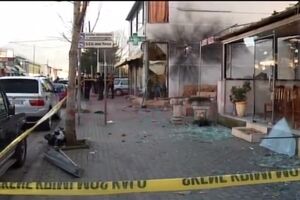 Eksplozije u Tirani: Digli u vazduh apoteku ministra i stan...