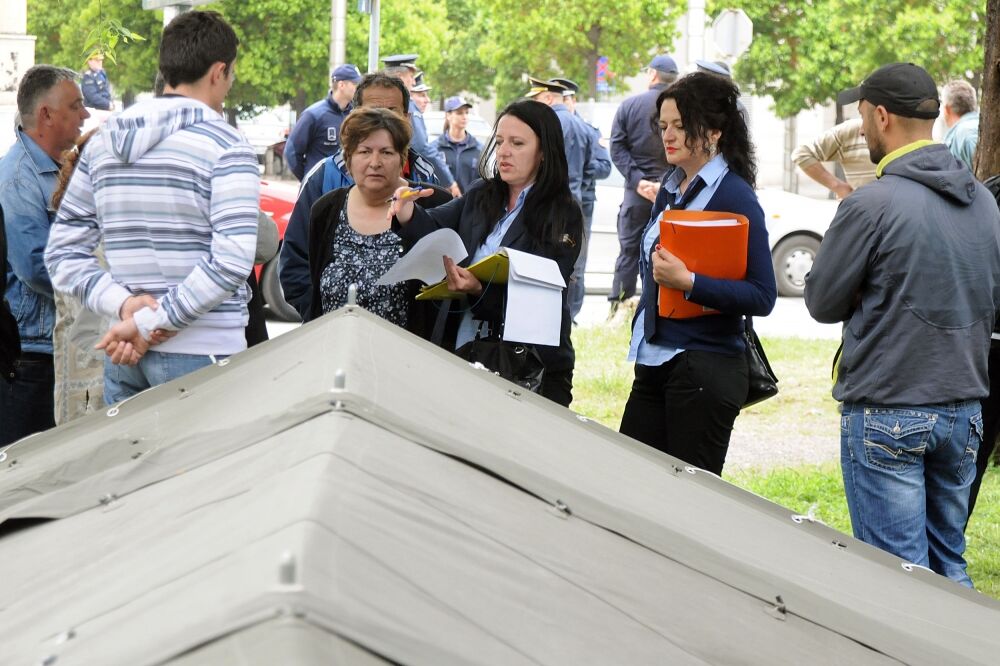 Radnici Metalca noćili ispred Vlade, Foto: Zoran Đurić