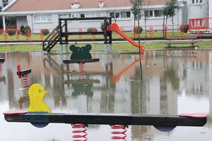 Podgorica: Od vode djeca ne mogu prići igralištu