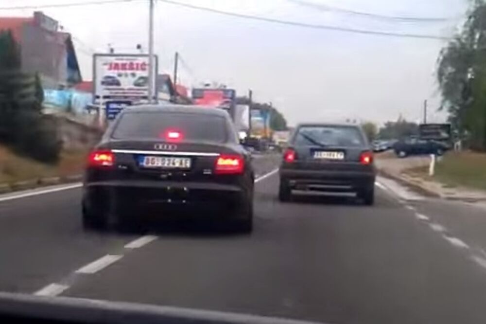 Službeno vozilo, Srbija, Foto: Screenshot(YouTube)