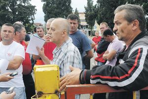 Štrabag dovodi Srbe da uvedu red u Crnagoraputu
