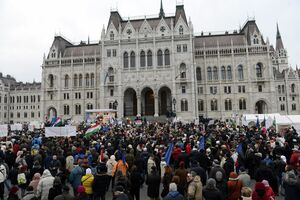 Budimpešta: Hiljade traže Orbanovu ostavku