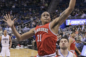 Dabl-dabl Vučevića u porazu Orlanda od Milvokija