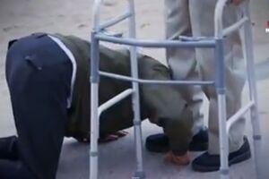 Zahvalan i nakon 70 godina: Oslobodiocu pao na koljena