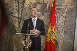 SNP: Đukanoviću je pametnije da rješava probleme građana koje je...