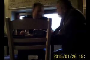 Direktor srpskog javnog preduzeća snimljen kako uzima mito