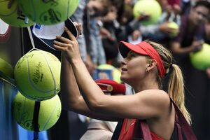 Šarapova i Makarova u polufinalu