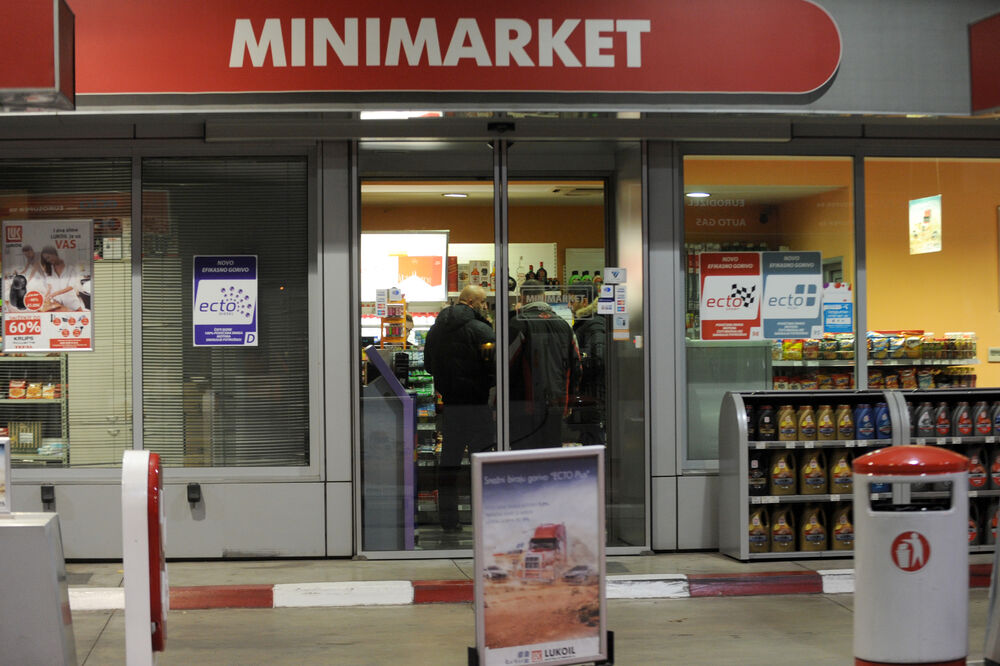 Lukoil pumpa, Tološi, Foto: Savo Prelević