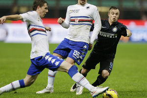 Lukina Sampdorija nemoćna sa dva igrača manje