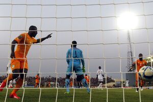 Dumbija spasao Obalu Slonovače, remi Malija i Kameruna