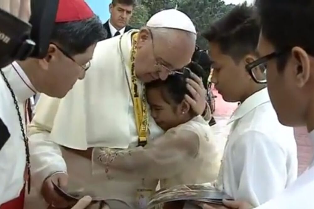papa Franjo Filipini, Foto: Screenshot (YouTube)