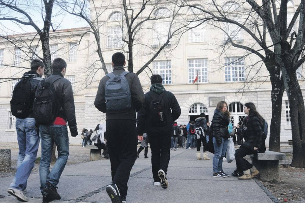 Srednjoškolci, Foto: Boris Pejović