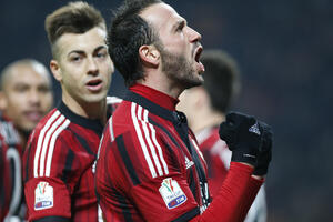 Milan se revanširao Sasuolu za poraz u prvenstvu i plasirao u...