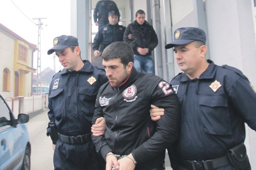 Suđenje za ubistvo Meha Agovića (Novina)