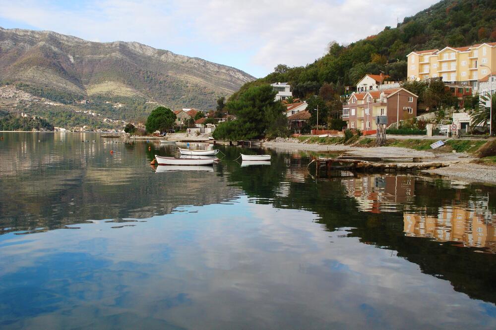 Obala, Donja Lastva, Foto: Siniša Luković
