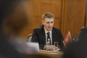 Lukšić učestvuje na maršu solidarnosti u Parizu