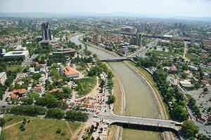 Skoplje: Udavio, pa bacio djevojku sa krova